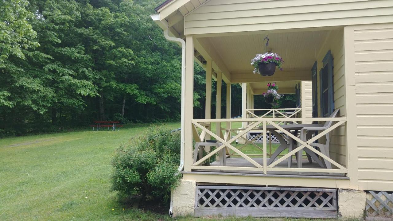 Serenity Motel Shaftsbury Esterno foto