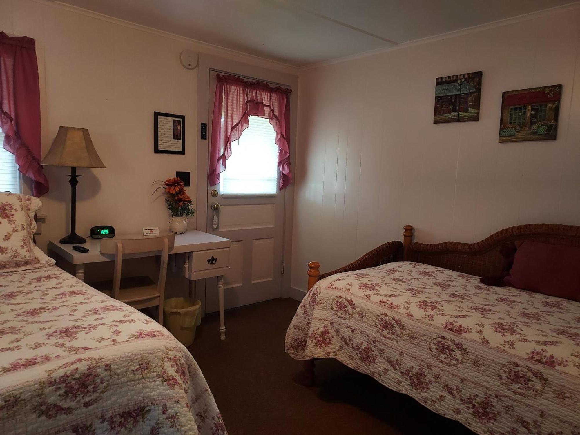 Serenity Motel Shaftsbury Esterno foto