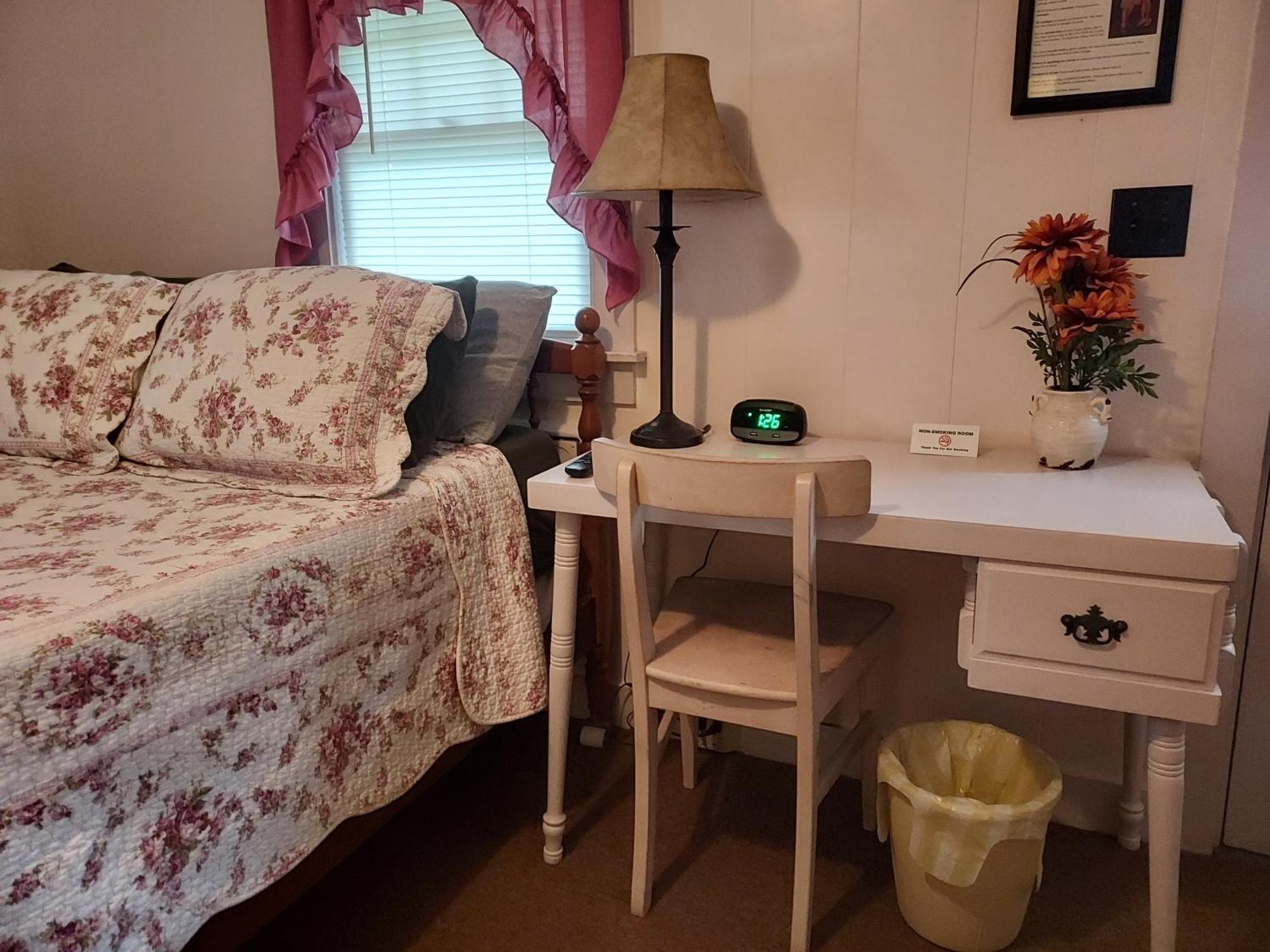 Serenity Motel Shaftsbury Esterno foto