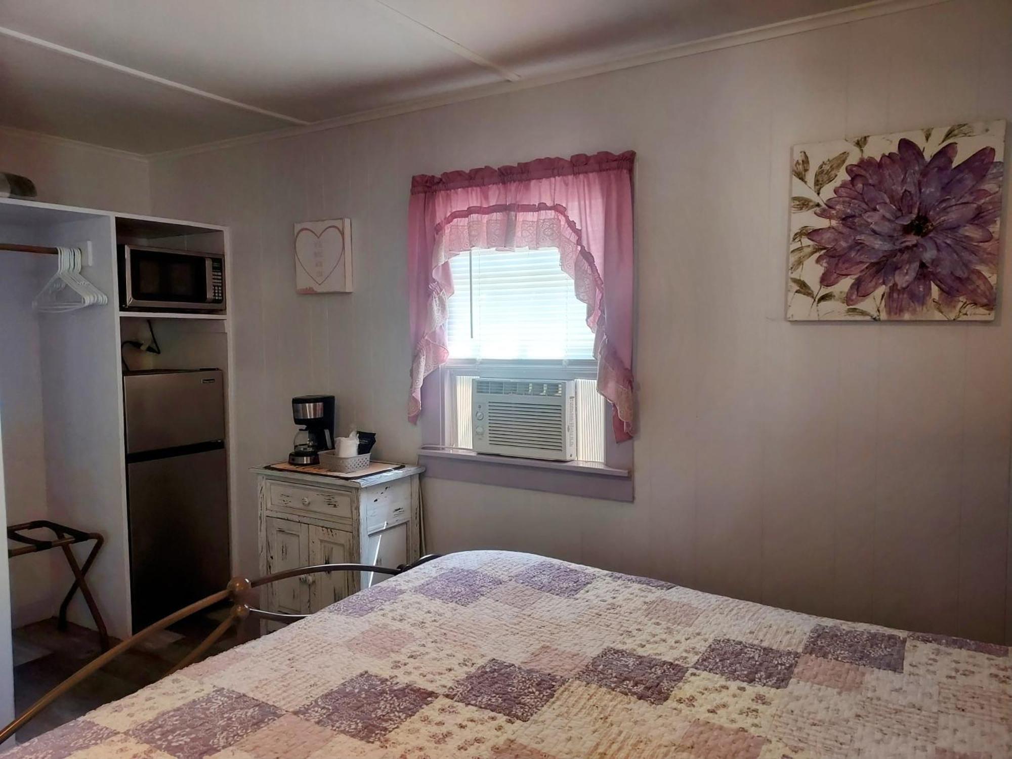 Serenity Motel Shaftsbury Esterno foto