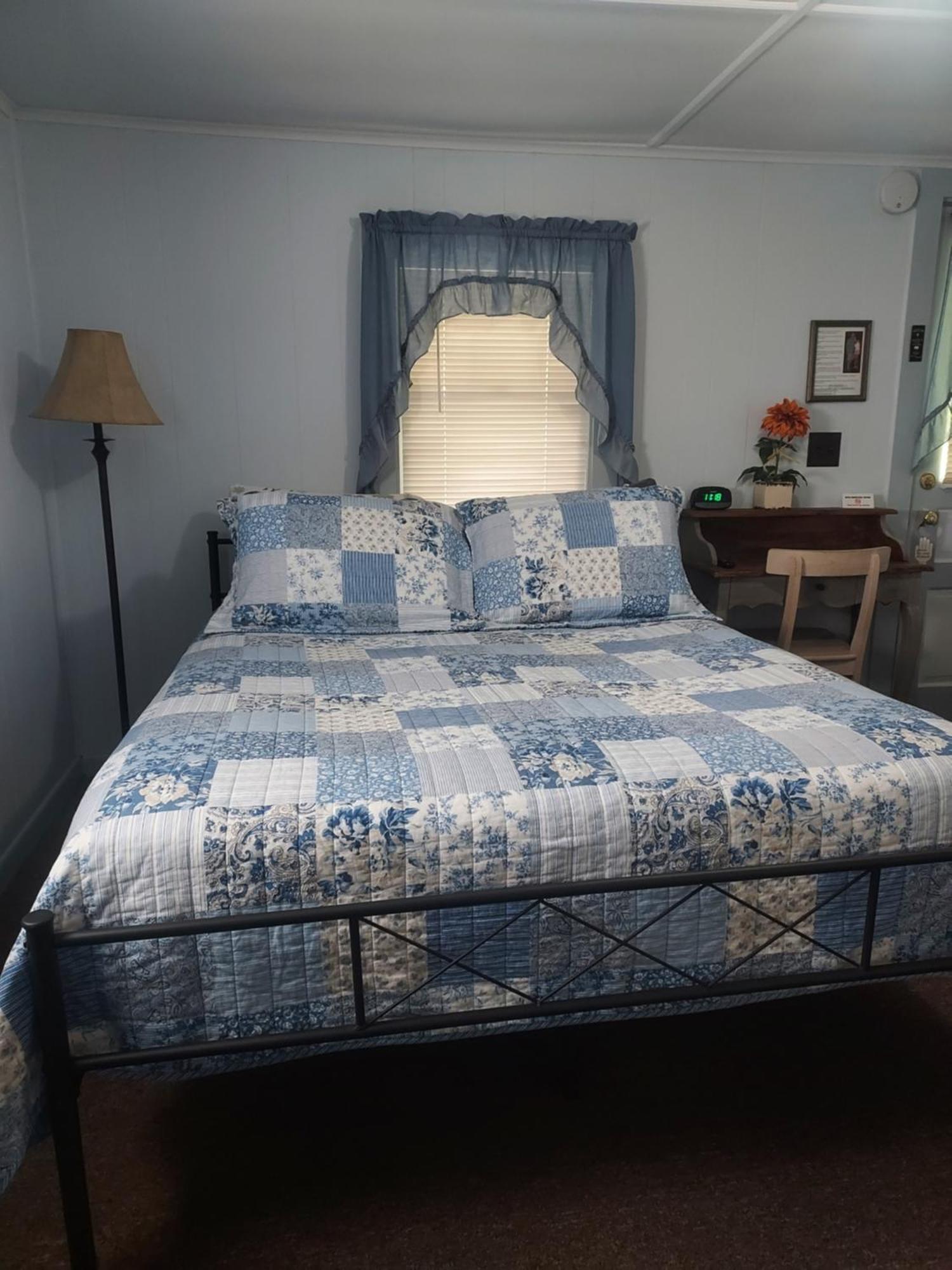 Serenity Motel Shaftsbury Esterno foto